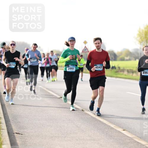 12.04.2026 - 45. Internationalen Wilhelmsburger Insellauf Dr. Thomas Lammeyer http://msf.ph/oto/9443100 12.04.2026 10:14:48 Laufen 4674, 4042, 3991, 4963, 2986 meine-sportfotos.de