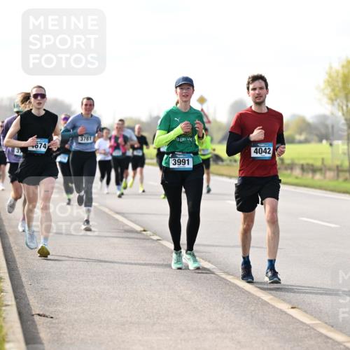 12.04.2026 - 45. Internationalen Wilhelmsburger Insellauf Dr. Thomas Lammeyer http://msf.ph/oto/9443104 12.04.2026 10:14:48 Laufen 3781, 674, 3991, 4042, 4963, 29 meine-sportfotos.de