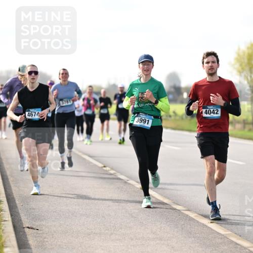 12.04.2026 - 45. Internationalen Wilhelmsburger Insellauf Dr. Thomas Lammeyer http://msf.ph/oto/9443108 12.04.2026 10:14:49 Laufen 4042, 4674, 3991, 4963 meine-sportfotos.de