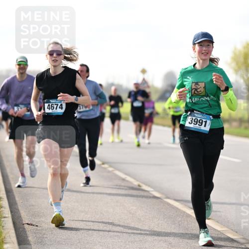 12.04.2026 - 45. Internationalen Wilhelmsburger Insellauf Dr. Thomas Lammeyer http://msf.ph/oto/9443116 12.04.2026 10:14:50 Laufen 4674, 3991, 4042 meine-sportfotos.de