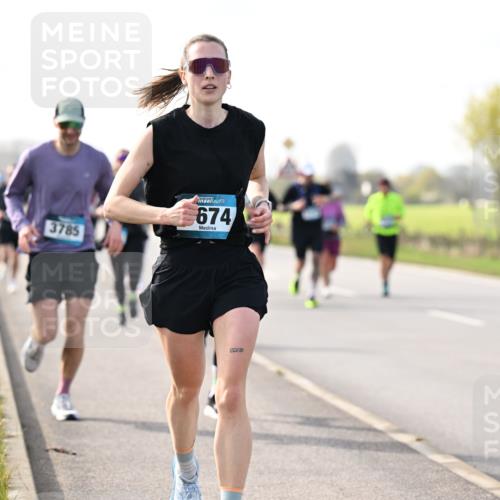 12.04.2026 - 45. Internationalen Wilhelmsburger Insellauf Dr. Thomas Lammeyer http://msf.ph/oto/9443124 12.04.2026 10:14:51 Laufen 3785, 674, 399 meine-sportfotos.de