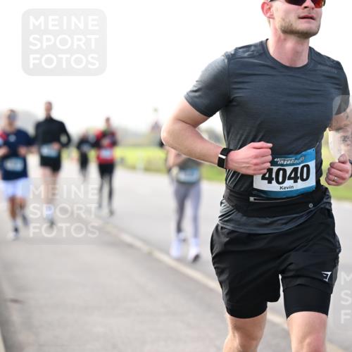 12.04.2026 - 45. Internationalen Wilhelmsburger Insellauf Dr. Thomas Lammeyer http://msf.ph/oto/9443166 12.04.2026 10:15:00 Laufen 45, 4040 meine-sportfotos.de