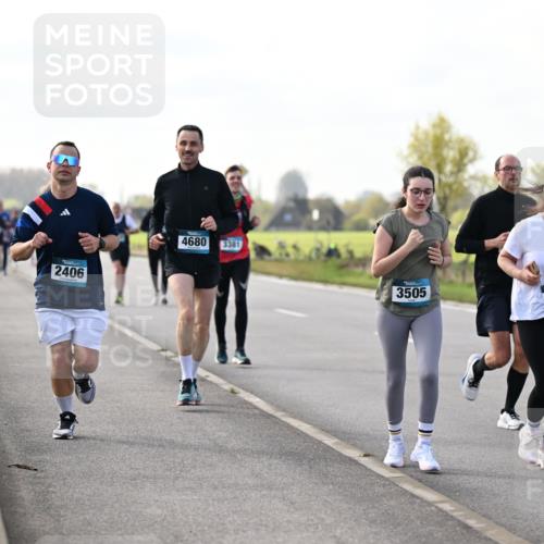 12.04.2026 - 45. Internationalen Wilhelmsburger Insellauf Dr. Thomas Lammeyer http://msf.ph/oto/9443180 12.04.2026 10:15:02 Laufen 2406, 4680, 3381, 3505, 2985 meine-sportfotos.de