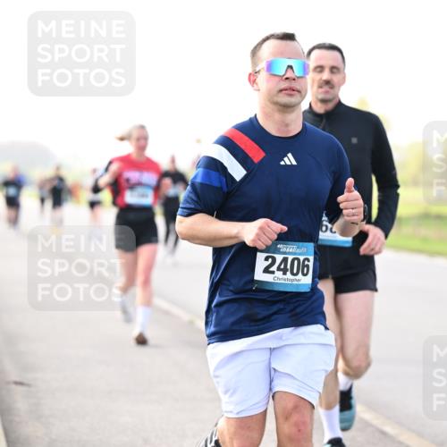 12.04.2026 - 45. Internationalen Wilhelmsburger Insellauf Dr. Thomas Lammeyer http://msf.ph/oto/9443193 12.04.2026 10:15:04 Laufen 45, 2406, 6 meine-sportfotos.de