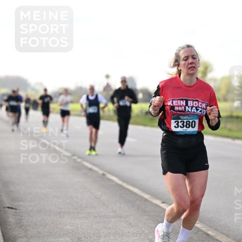 12.04.2026 - 45. Internationalen Wilhelmsburger Insellauf Dr. Thomas Lammeyer http://msf.ph/oto/9443204 12.04.2026 10:15:06 Laufen 3380 meine-sportfotos.de