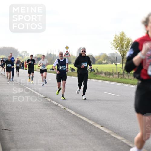 12.04.2026 - 45. Internationalen Wilhelmsburger Insellauf Dr. Thomas Lammeyer http://msf.ph/oto/9443205 12.04.2026 10:15:07 Laufen 4976, 4914, 5299, 5288, 3380 meine-sportfotos.de