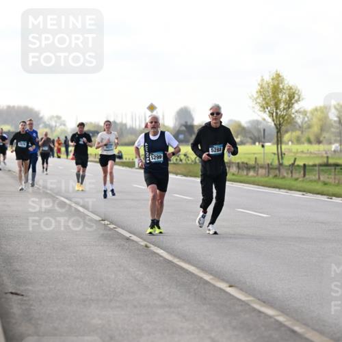 12.04.2026 - 45. Internationalen Wilhelmsburger Insellauf Dr. Thomas Lammeyer http://msf.ph/oto/9443207 12.04.2026 10:15:08 Laufen 4914, 4976, 3831, 5299, 5288 meine-sportfotos.de