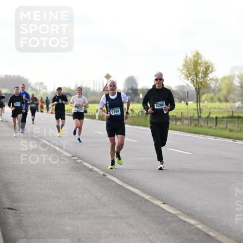 12.04.2026 - 45. Internationalen Wilhelmsburger Insellauf Dr. Thomas Lammeyer http://msf.ph/oto/9443209 12.04.2026 10:15:08 Laufen 4914, 4976, 5299, 5288 meine-sportfotos.de