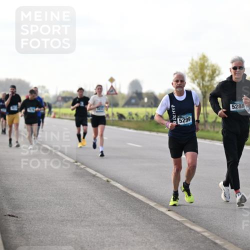 12.04.2026 - 45. Internationalen Wilhelmsburger Insellauf Dr. Thomas Lammeyer http://msf.ph/oto/9443222 12.04.2026 10:15:10 Laufen 3430, 5299, 5288 meine-sportfotos.de