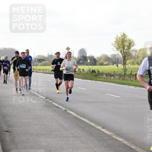 12.04.2026 - 45. Internationalen Wilhelmsburger Insellauf Dr. Thomas Lammeyer http://msf.ph/oto/9443229 12.04.2026 10:15:11 Laufen 374, 4976, 3831, 7, 5299 meine-sportfotos.de