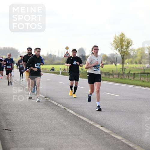 12.04.2026 - 45. Internationalen Wilhelmsburger Insellauf Dr. Thomas Lammeyer http://msf.ph/oto/9443239 12.04.2026 10:15:13 Laufen 2833, 4976, 3831 meine-sportfotos.de