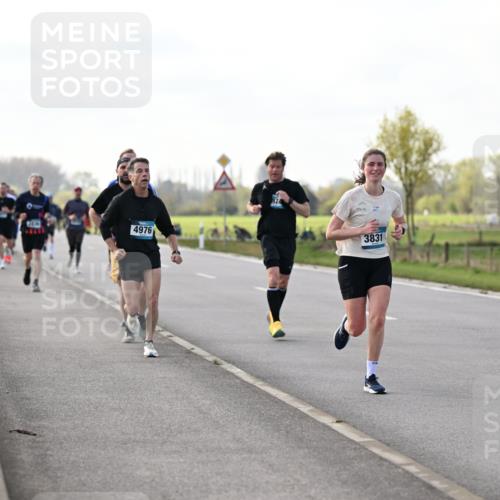 12.04.2026 - 45. Internationalen Wilhelmsburger Insellauf Dr. Thomas Lammeyer http://msf.ph/oto/9443245 12.04.2026 10:15:14 Laufen 4976, 3831 meine-sportfotos.de