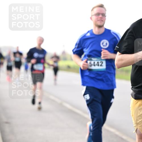 12.04.2026 - 45. Internationalen Wilhelmsburger Insellauf Dr. Thomas Lammeyer http://msf.ph/oto/9443276 12.04.2026 10:15:19 Laufen 5442, 45, 4914 meine-sportfotos.de