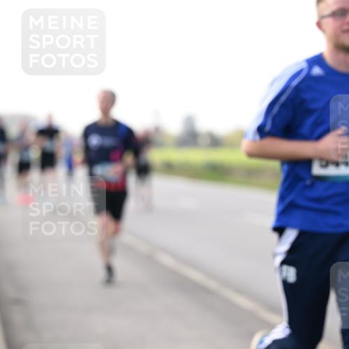 12.04.2026 - 45. Internationalen Wilhelmsburger Insellauf Dr. Thomas Lammeyer http://msf.ph/oto/9443279 12.04.2026 10:15:19 Laufen 5442 meine-sportfotos.de