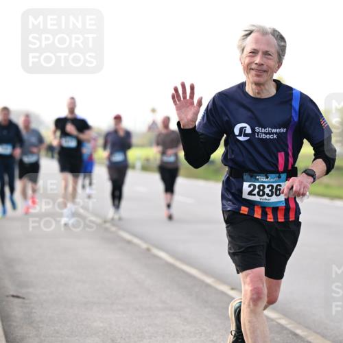 12.04.2026 - 45. Internationalen Wilhelmsburger Insellauf Dr. Thomas Lammeyer http://msf.ph/oto/9443291 12.04.2026 10:15:21 Laufen 2836 meine-sportfotos.de