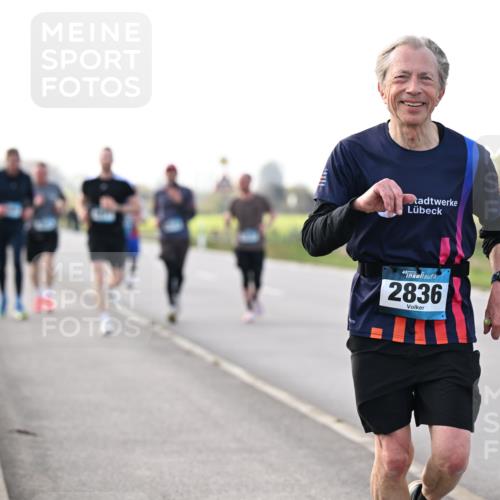 12.04.2026 - 45. Internationalen Wilhelmsburger Insellauf Dr. Thomas Lammeyer http://msf.ph/oto/9443292 12.04.2026 10:15:21 Laufen 45, 2836 meine-sportfotos.de