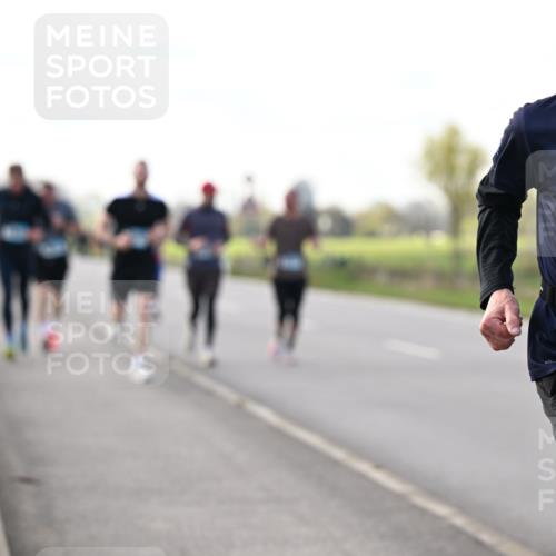 12.04.2026 - 45. Internationalen Wilhelmsburger Insellauf Dr. Thomas Lammeyer http://msf.ph/oto/9443295 12.04.2026 10:15:22 Laufen 45, 2836 meine-sportfotos.de
