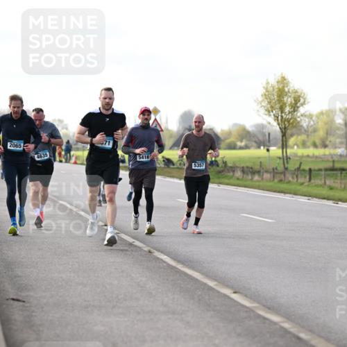 12.04.2026 - 45. Internationalen Wilhelmsburger Insellauf Dr. Thomas Lammeyer http://msf.ph/oto/9443298 12.04.2026 10:15:23 Laufen 2065, 71, 4635, 5416, 5357 meine-sportfotos.de