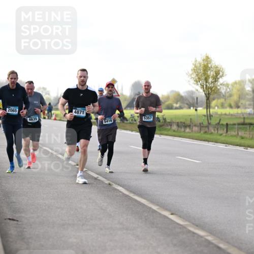 12.04.2026 - 45. Internationalen Wilhelmsburger Insellauf Dr. Thomas Lammeyer http://msf.ph/oto/9443299 12.04.2026 10:15:23 Laufen 2065, 4871, 4635, 5416, 5357 meine-sportfotos.de