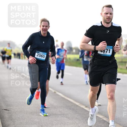 12.04.2026 - 45. Internationalen Wilhelmsburger Insellauf Dr. Thomas Lammeyer http://msf.ph/oto/9443307 12.04.2026 10:15:26 Laufen 2065, 7, 871, 5357 meine-sportfotos.de