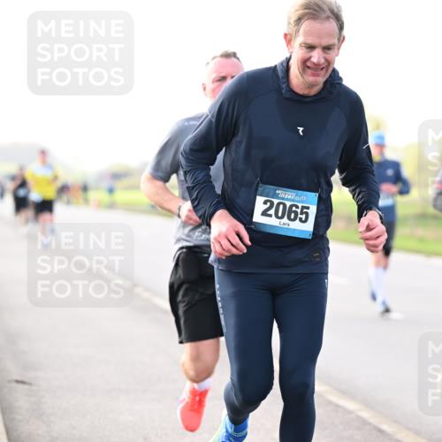 12.04.2026 - 45. Internationalen Wilhelmsburger Insellauf Dr. Thomas Lammeyer http://msf.ph/oto/9443315 12.04.2026 10:15:27 Laufen 2065, 5416 meine-sportfotos.de