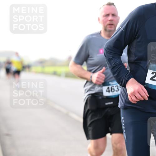 12.04.2026 - 45. Internationalen Wilhelmsburger Insellauf Dr. Thomas Lammeyer http://msf.ph/oto/9443317 12.04.2026 10:15:28 Laufen 463, 45, 2065 meine-sportfotos.de
