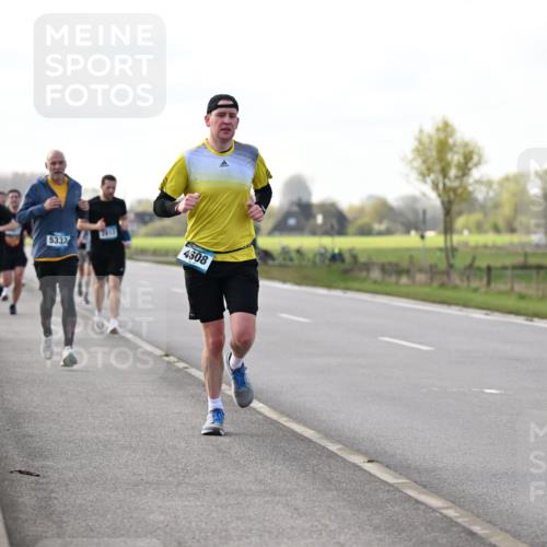12.04.2026 - 45. Internationalen Wilhelmsburger Insellauf Dr. Thomas Lammeyer http://msf.ph/oto/9443336 12.04.2026 10:15:34 Laufen 5813, 4549, 5337, 4608 meine-sportfotos.de