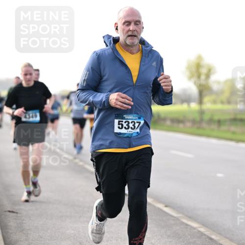 12.04.2026 - 45. Internationalen Wilhelmsburger Insellauf Dr. Thomas Lammeyer http://msf.ph/oto/9443364 12.04.2026 10:15:39 Laufen 4349, 5337 meine-sportfotos.de