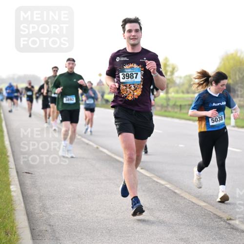 12.04.2026 - 45. Internationalen Wilhelmsburger Insellauf Dr. Thomas Lammeyer http://msf.ph/oto/9443375 12.04.2026 10:15:43 Laufen 3892, 3987, 5038 meine-sportfotos.de