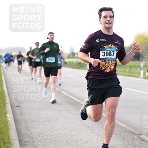 12.04.2026 - 45. Internationalen Wilhelmsburger Insellauf Dr. Thomas Lammeyer http://msf.ph/oto/9443379 12.04.2026 10:15:43 Laufen 3987, 5038 meine-sportfotos.de