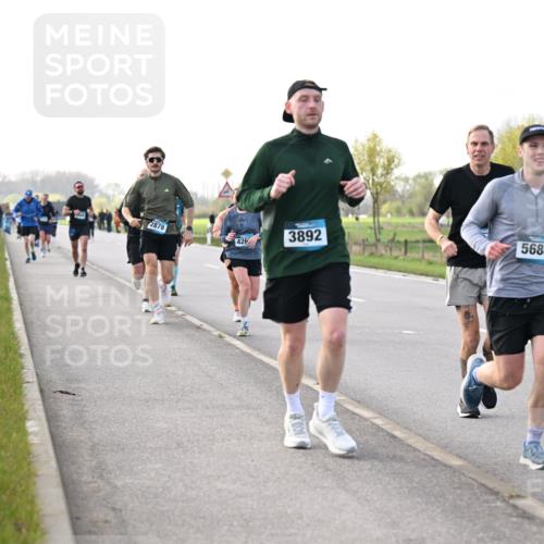 12.04.2026 - 45. Internationalen Wilhelmsburger Insellauf Dr. Thomas Lammeyer http://msf.ph/oto/9443385 12.04.2026 10:15:44 Laufen 2878, 3892, 5688, 426 meine-sportfotos.de