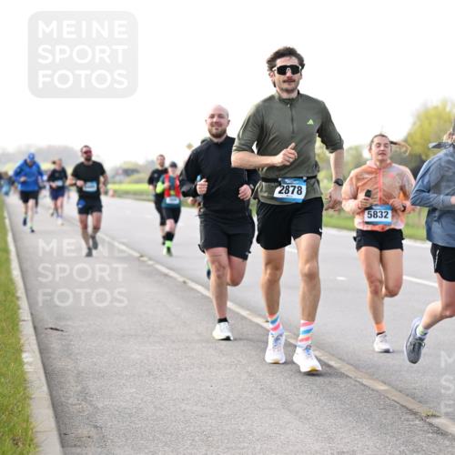 12.04.2026 - 45. Internationalen Wilhelmsburger Insellauf Dr. Thomas Lammeyer http://msf.ph/oto/9443406 12.04.2026 10:15:48 Laufen 2878, 5832, 4262 meine-sportfotos.de