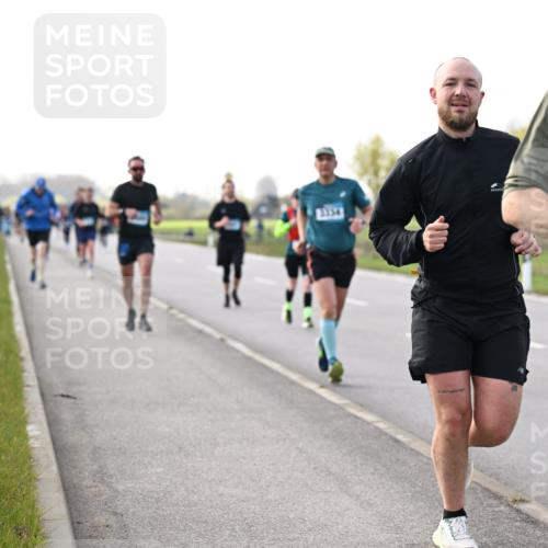 12.04.2026 - 45. Internationalen Wilhelmsburger Insellauf Dr. Thomas Lammeyer http://msf.ph/oto/9443416 12.04.2026 10:15:49 Laufen 3334, 2878 meine-sportfotos.de