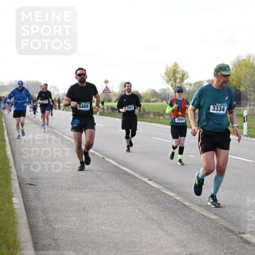 12.04.2026 - 45. Internationalen Wilhelmsburger Insellauf Dr. Thomas Lammeyer http://msf.ph/oto/9443425 12.04.2026 10:15:51 Laufen 5489, 4602, 2940, 3334 meine-sportfotos.de