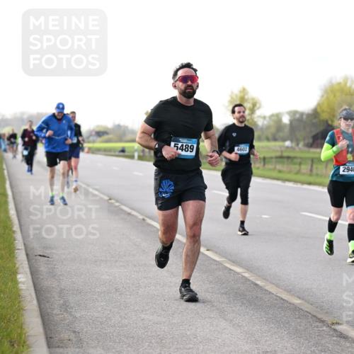 12.04.2026 - 45. Internationalen Wilhelmsburger Insellauf Dr. Thomas Lammeyer http://msf.ph/oto/9443436 12.04.2026 10:15:52 Laufen 5489, 4602, 2940 meine-sportfotos.de