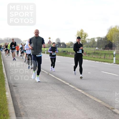 12.04.2026 - 45. Internationalen Wilhelmsburger Insellauf Dr. Thomas Lammeyer http://msf.ph/oto/9443517 12.04.2026 10:16:05 Laufen 408, 5647, 5654 meine-sportfotos.de