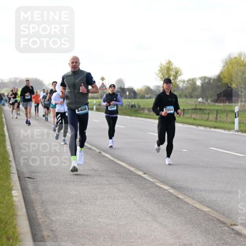 12.04.2026 - 45. Internationalen Wilhelmsburger Insellauf Dr. Thomas Lammeyer http://msf.ph/oto/9443518 12.04.2026 10:16:05 Laufen 5408, 5647, 5654 meine-sportfotos.de
