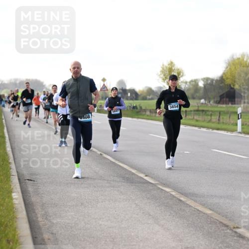 12.04.2026 - 45. Internationalen Wilhelmsburger Insellauf Dr. Thomas Lammeyer http://msf.ph/oto/9443519 12.04.2026 10:16:05 Laufen 5647, 408, 5654 meine-sportfotos.de