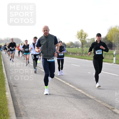 12.04.2026 - 45. Internationalen Wilhelmsburger Insellauf Dr. Thomas Lammeyer http://msf.ph/oto/9443523 12.04.2026 10:16:06 Laufen 408, 5647, 5654 meine-sportfotos.de
