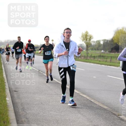 12.04.2026 - 45. Internationalen Wilhelmsburger Insellauf Dr. Thomas Lammeyer http://msf.ph/oto/9443543 12.04.2026 10:16:09 Laufen 4180, 5647, 302 meine-sportfotos.de