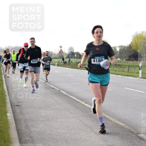 12.04.2026 - 45. Internationalen Wilhelmsburger Insellauf Dr. Thomas Lammeyer http://msf.ph/oto/9443555 12.04.2026 10:16:11 Laufen 4934, 4829, 2500, 4180 meine-sportfotos.de