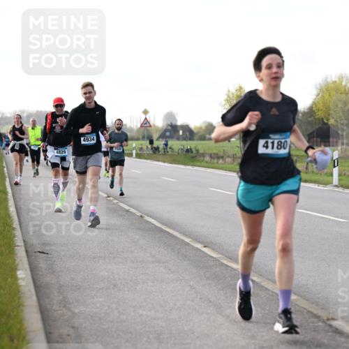 12.04.2026 - 45. Internationalen Wilhelmsburger Insellauf Dr. Thomas Lammeyer http://msf.ph/oto/9443557 12.04.2026 10:16:11 Laufen 4829, 4934, 2500, 4180 meine-sportfotos.de