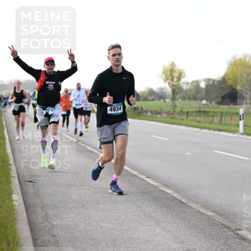 12.04.2026 - 45. Internationalen Wilhelmsburger Insellauf Dr. Thomas Lammeyer http://msf.ph/oto/9443568 12.04.2026 10:16:13 Laufen 4829, 4934 meine-sportfotos.de