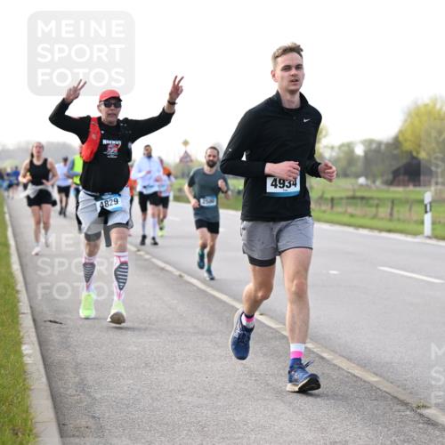 12.04.2026 - 45. Internationalen Wilhelmsburger Insellauf Dr. Thomas Lammeyer http://msf.ph/oto/9443572 12.04.2026 10:16:14 Laufen 4829, 4934 meine-sportfotos.de