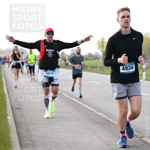 12.04.2026 - 45. Internationalen Wilhelmsburger Insellauf Dr. Thomas Lammeyer http://msf.ph/oto/9443576 12.04.2026 10:16:14 Laufen 4829, 4934 meine-sportfotos.de