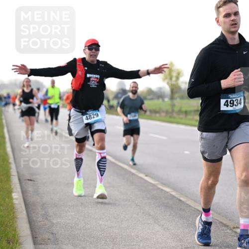 12.04.2026 - 45. Internationalen Wilhelmsburger Insellauf Dr. Thomas Lammeyer http://msf.ph/oto/9443577 12.04.2026 10:16:14 Laufen 4829, 4934 meine-sportfotos.de