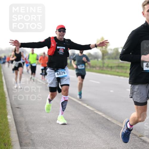 12.04.2026 - 45. Internationalen Wilhelmsburger Insellauf Dr. Thomas Lammeyer http://msf.ph/oto/9443578 12.04.2026 10:16:15 Laufen 4829, 4934 meine-sportfotos.de