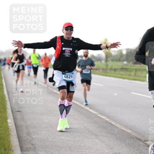 12.04.2026 - 45. Internationalen Wilhelmsburger Insellauf Dr. Thomas Lammeyer http://msf.ph/oto/9443579 12.04.2026 10:16:15 Laufen 4829, 4934 meine-sportfotos.de