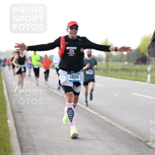 12.04.2026 - 45. Internationalen Wilhelmsburger Insellauf Dr. Thomas Lammeyer http://msf.ph/oto/9443580 12.04.2026 10:16:15 Laufen 4829, 4934 meine-sportfotos.de