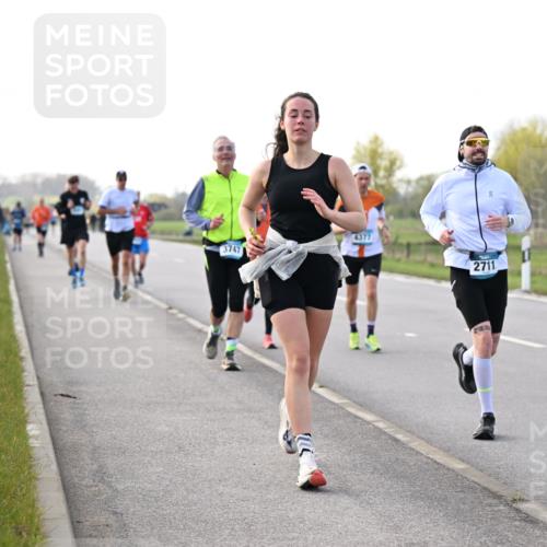12.04.2026 - 45. Internationalen Wilhelmsburger Insellauf Dr. Thomas Lammeyer http://msf.ph/oto/9443603 12.04.2026 10:16:19 Laufen 3747, 4377, 2711 meine-sportfotos.de